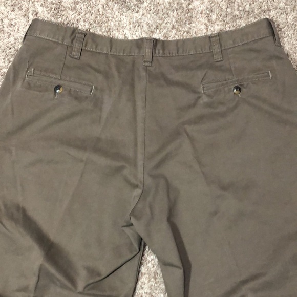 Haggar khaki slacks 42x30 - Picture 4 of 5